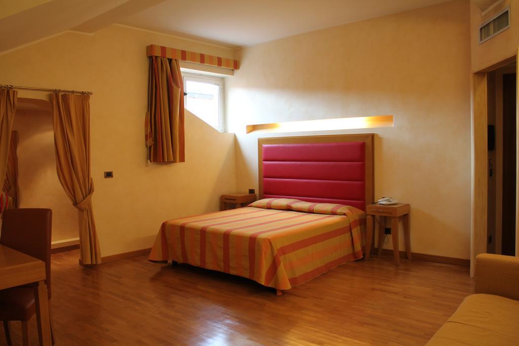 Hotel Castello LʼAquila Exterior foto